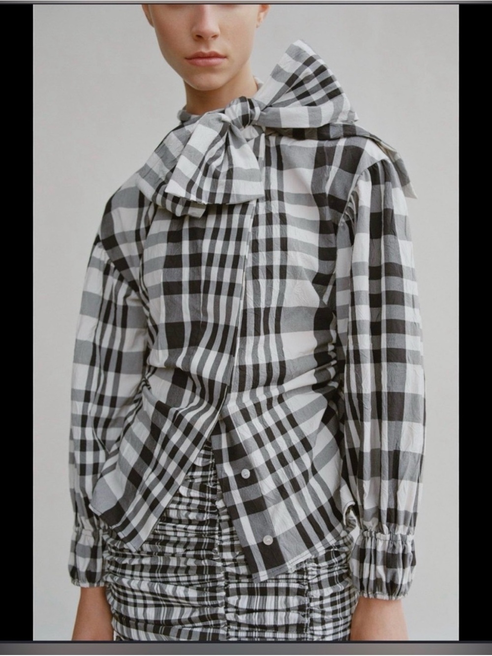 Zara Women’s M Black & White Plaid Bow-Tie Long Sleeve Button Front Shirt